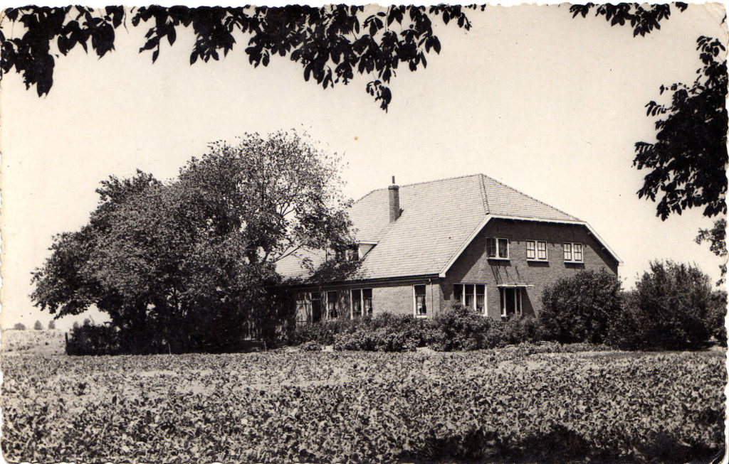 de boerderij van opa en oma Beek